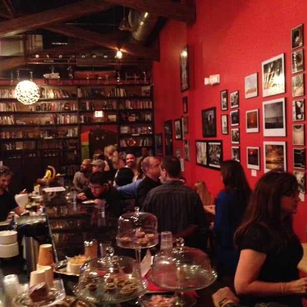2/10/2013 tarihinde KatrinaGziyaretçi tarafından Moloko The Art of Crepe and Coffee'de çekilen fotoğraf