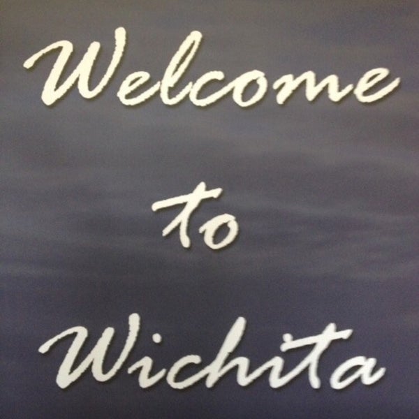 รูปภาพถ่ายที่ Wichita Dwight D. Eisenhower National Airport (ICT) โดย Selim S. เมื่อ 6/6/2018
