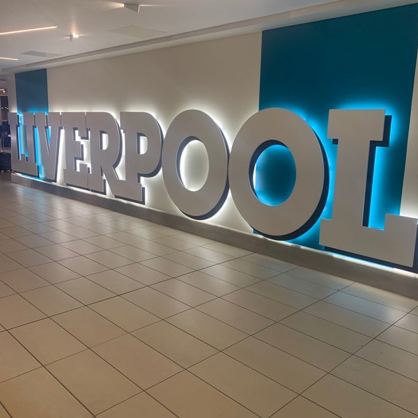 Foto tirada no(a) Liverpool John Lennon Airport (LPL) por Vadim M. em 12/28/2019