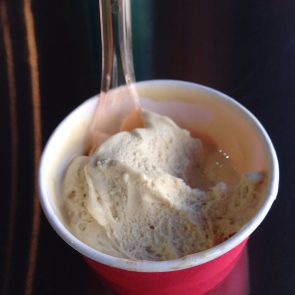 Seasonal apple spiced gelato is one of the most delicious things I've ever eaten.