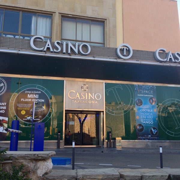 Photo taken at Casino Tarragona by Ricardo R. on 3/13/2014