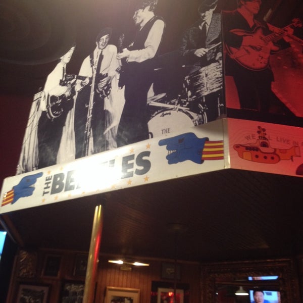 Photo taken at Fuddruckers by Lisa D. on 6/19/2014