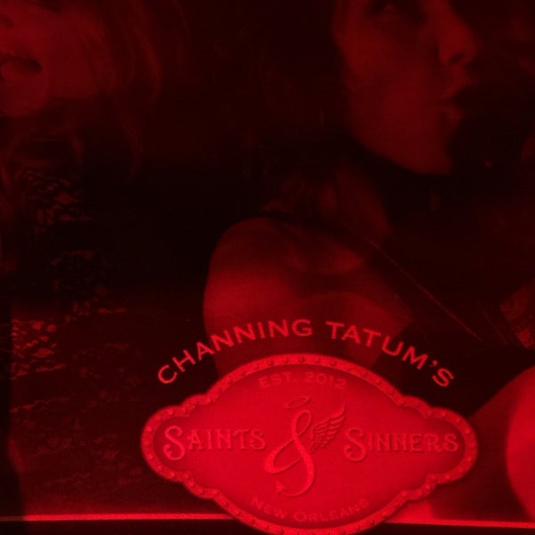 รูปภาพถ่ายที่ Channing Tatum&#39;s Saints &amp; Sinners โดย Lisa D. เมื่อ 4/30/2017