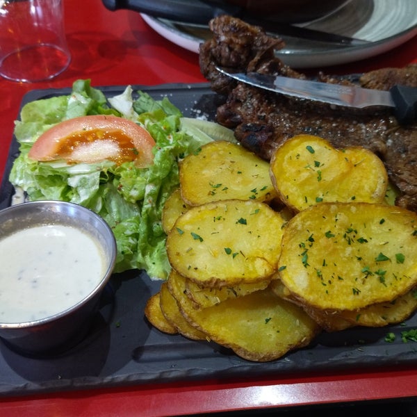 Cassaulet Basque and steak were amazing! 🤩