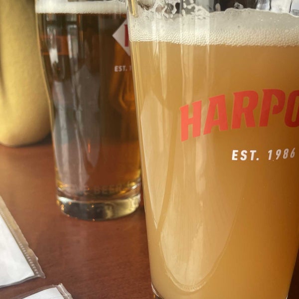 Photo prise au Harpoon Brewery &amp; Riverbend Taps par Ryan B. le2/18/2022