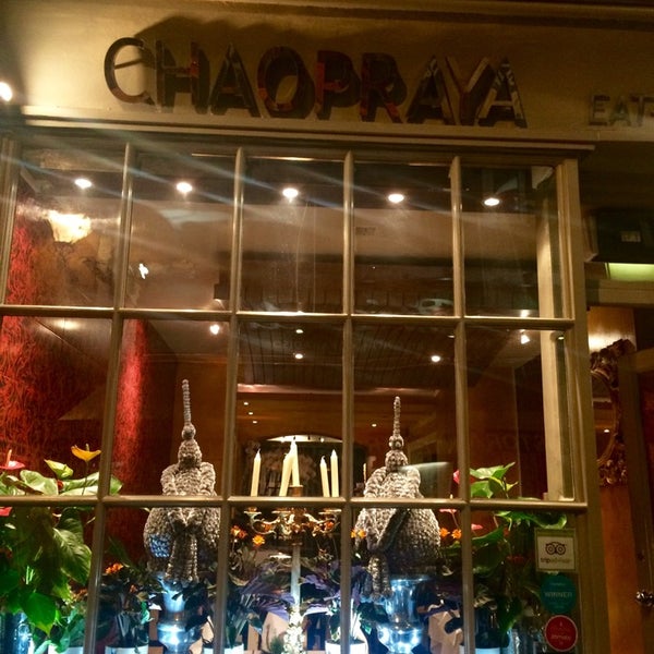Photo taken at Chaopraya Eat Thai by Patricia D. on 11/4/2014