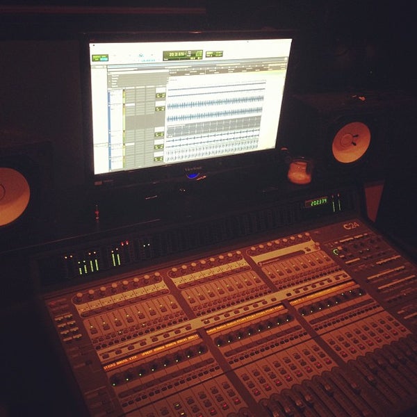11/15/2012にGian B.がPremier Studiosで撮った写真