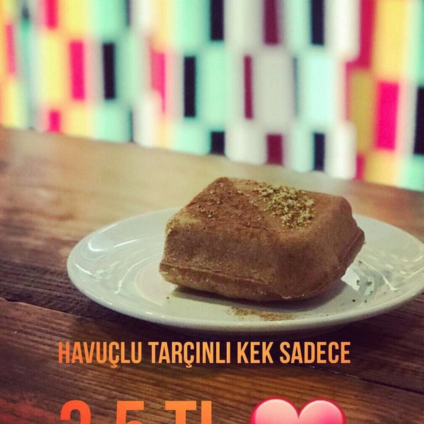 Foto diambil di Zeytin Cafe oleh İnanç A. pada 2/15/2018