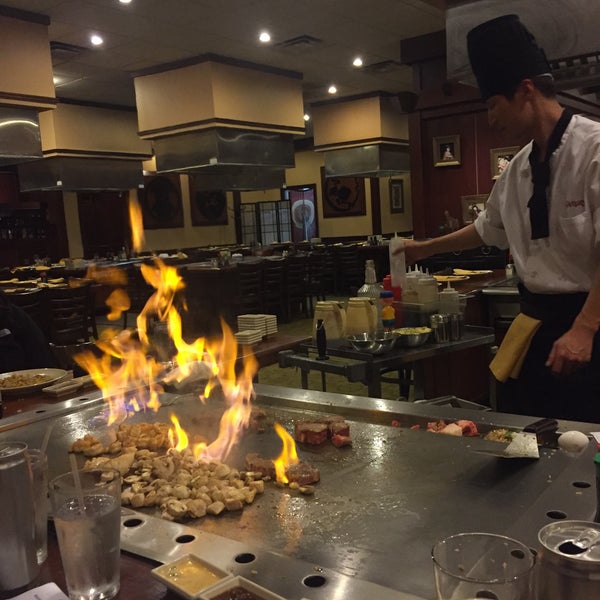 Photo taken at Sakura Japanese Steak, Seafood House &amp; Sushi Bar by MeRiH 🏆 S. on 12/2/2015