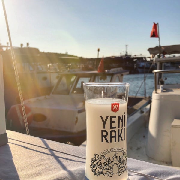 Das Foto wurde bei Burç Restaurant von MeRiH 🏆 S. am 8/5/2019 aufgenommen