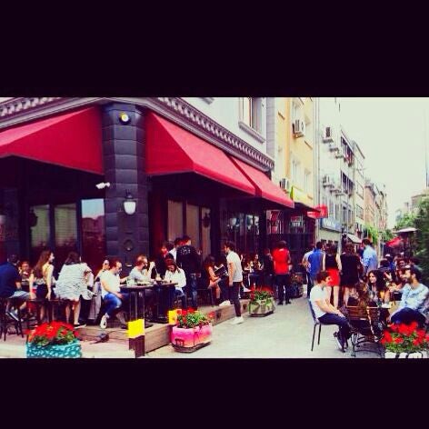 6/15/2014にSelcuk B.がLouis Bistroで撮った写真