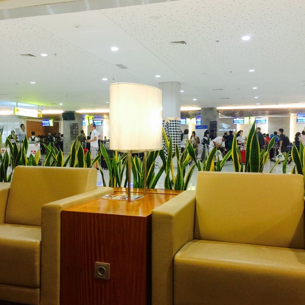 Photo taken at I Gusti Ngurah Rai International Airport (DPS) by Juliana on 3/1/2015