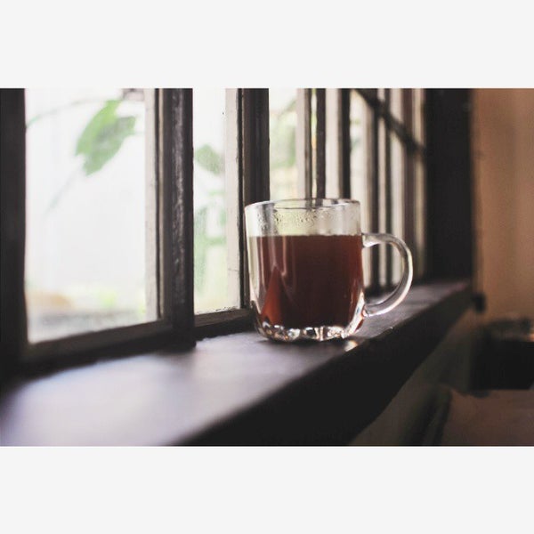 Das Foto wurde bei Bintana Coffee House von Sarah J. am 9/19/2015 aufgenommen
