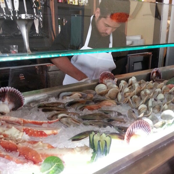 6/15/2014 tarihinde Lpurdes C.ziyaretçi tarafından Osetra the Fishhouse'de çekilen fotoğraf