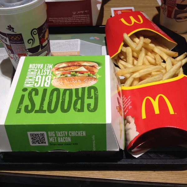 รูปภาพถ่ายที่ McDonald&#39;s โดย Ertan M. เมื่อ 3/8/2015
