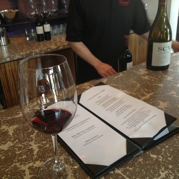 Das Foto wurde bei Girard Winery Tasting Room von MANGO am 3/27/2013 aufgenommen