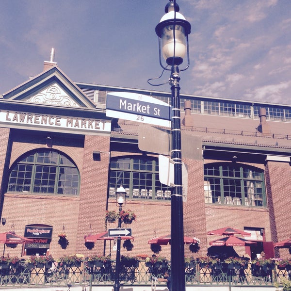 St. Lawrence Market Plaza St. Lawrence 3 tips