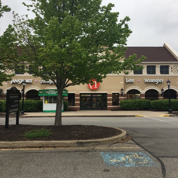 VF Outlet - 1911 Leesburg-Grove City Rd 