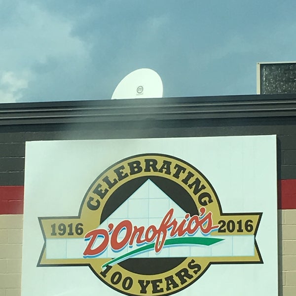 Donofrios Grocery Store in Hermitage