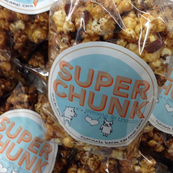 3/13/2014 tarihinde Super Chunk Sweets &amp; Treatsziyaretçi tarafından Super Chunk Sweets &amp; Treats'de çekilen fotoğraf
