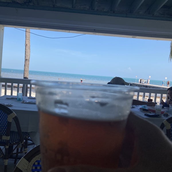 Foto tirada no(a) Southernmost Beach Cafe por Charlie M. em 7/8/2021