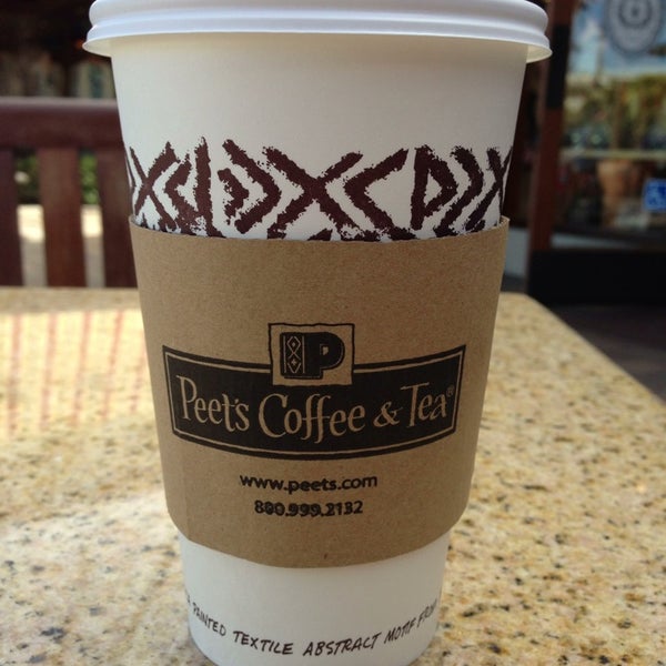 รูปภาพถ่ายที่ Peet&#39;s Coffee &amp; Tea โดย Tim W. เมื่อ 9/17/2013