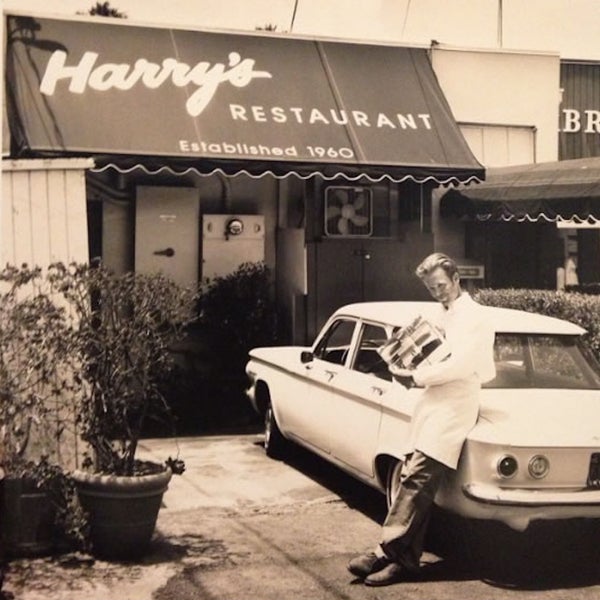 Foto tomada en Harry&#39;s Coffee Shop  por Harry&#39;s Coffee Shop el 3/20/2014