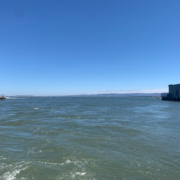 Снимок сделан в Alcatraz Cruises пользователем Jessica B. 8/9/2022
