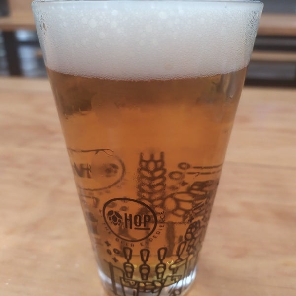 Photo taken at HOP The Beer Experience 2 by Fh on 10/4/2019