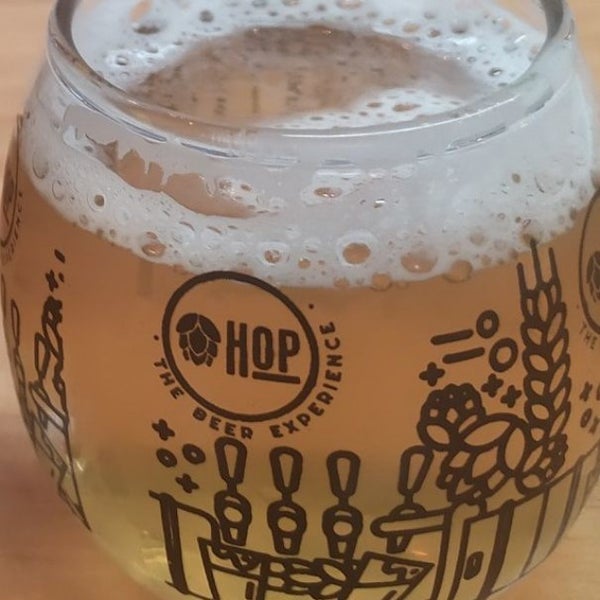 Photo taken at HOP The Beer Experience 2 by Fh on 10/20/2019