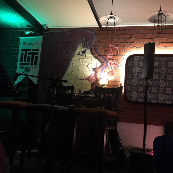 Foto tirada no(a) TT Lounge Cafe &amp; Restaurant por FBetül B. em 12/22/2017