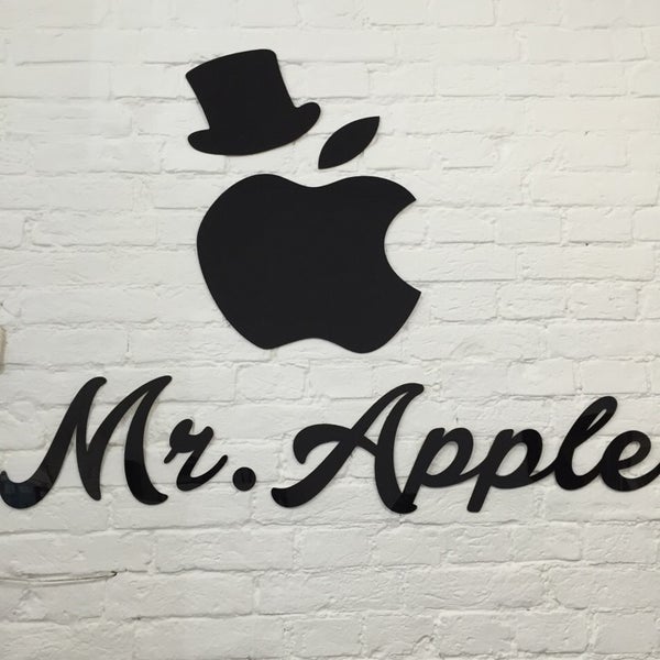 Mr apple. Mister Apple. Mr Apple смотрит.