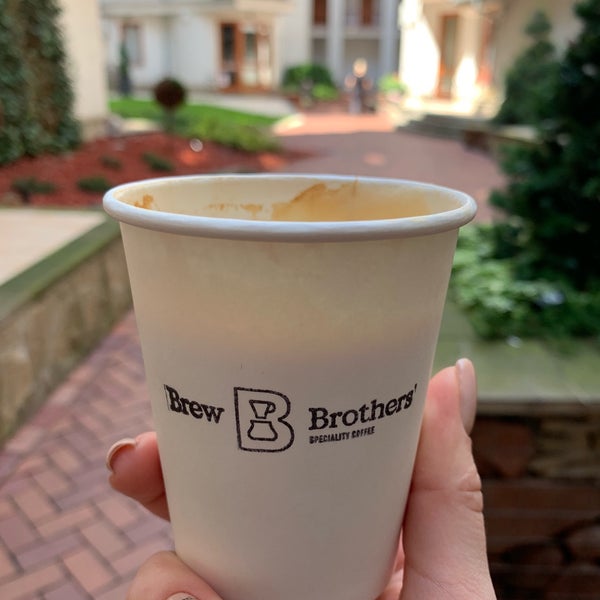 Бумажный дом пиво. Пивные братья. Пивные братья. Brothers логотип. Паста бар челябинск университетская набережная.