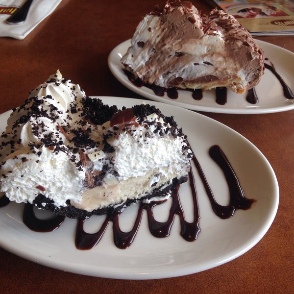 Photo taken at Shari&#39;s Cafe and Pies by Sophia B. on 3/14/2016