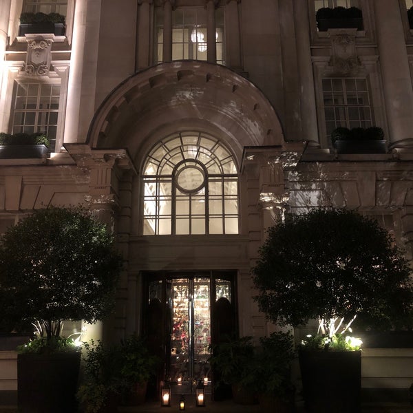 Photo taken at Rosewood London by Kristian R. on 8/17/2021