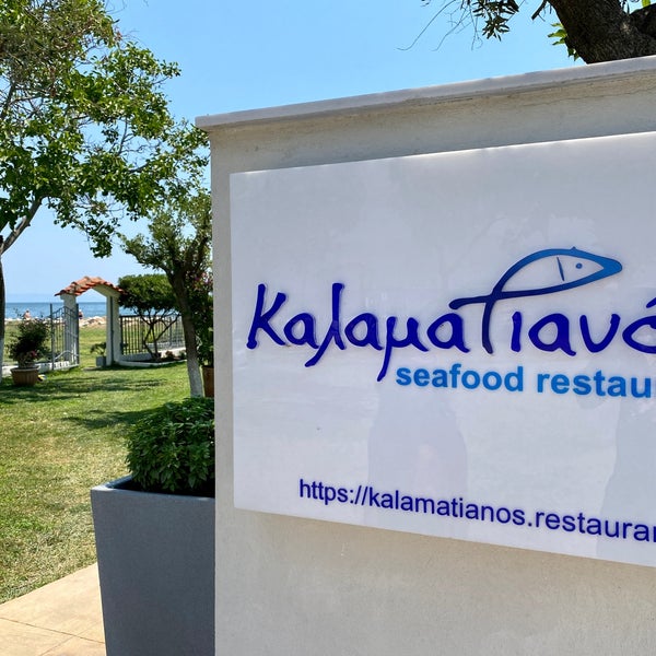 Foto scattata a Kalamatianos Seafood Restaurant da Ivan I. il 7/13/2021