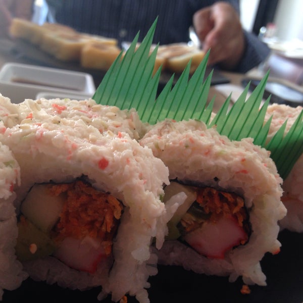 5/7/2015 tarihinde Nancy C.ziyaretçi tarafından Sushi Co'de çekilen fotoğraf