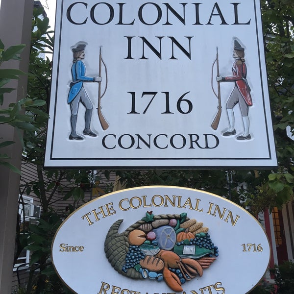 Foto tirada no(a) Colonial Inn por Andrew M. em 9/30/2017
