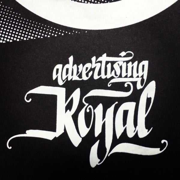 รูปภาพถ่ายที่ Royal Advertising โดย Inok P. เมื่อ 5/20/2014