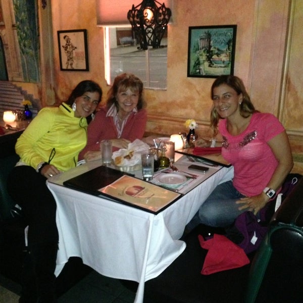 3/5/2013 tarihinde Annabelle G.ziyaretçi tarafından Cantalini&#39;s Salerno Beach Restaurant'de çekilen fotoğraf