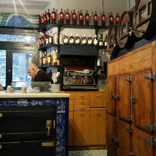2/16/2016에 영준 유.님이 Bar La Plata에서 찍은 사진