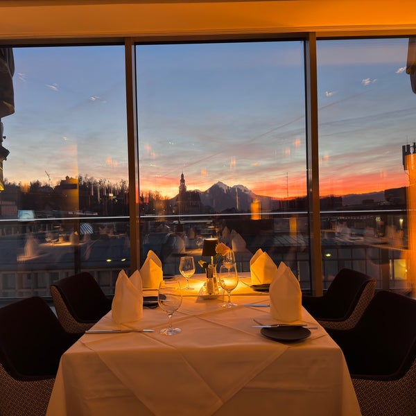 2/5/2024 tarihinde Jaroslaw M.ziyaretçi tarafından IMLAUER Sky Bar &amp; Restaurant'de çekilen fotoğraf