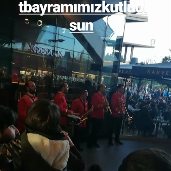 Das Foto wurde bei Meydan İstanbul von ELİF B. am 10/29/2018 aufgenommen