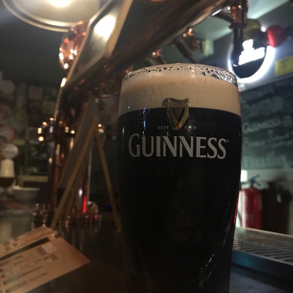 Photo prise au Kitten&#39;s Irish Pub par Ju D. le2/1/2018