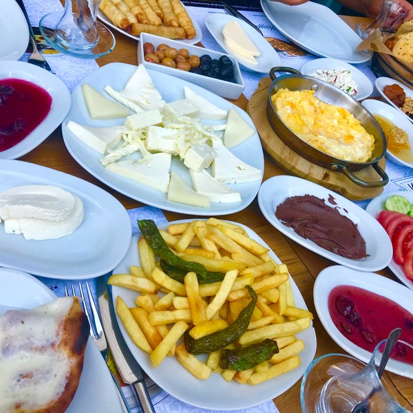 7/29/2018にⓂ️UR🅰️T A.がKalaylı Restoranで撮った写真