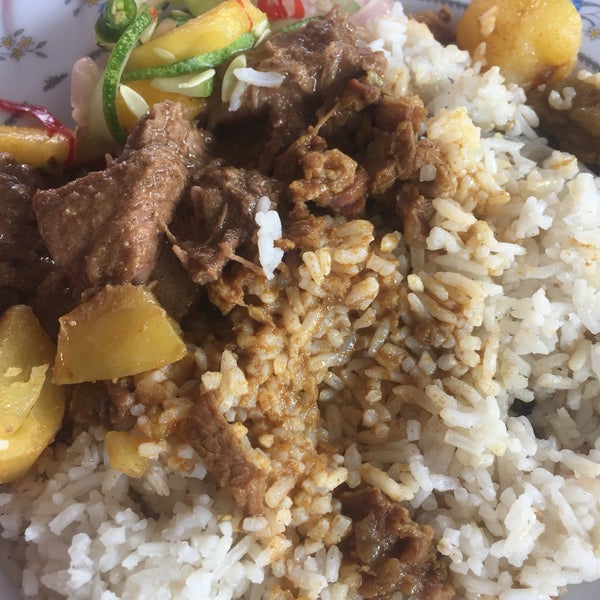 Puteri Gunung Thai Restaurant in Simpang Ampat