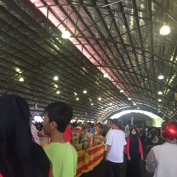Photo taken at Arena Kuala Kangsar by Danial S. on 7/16/2015