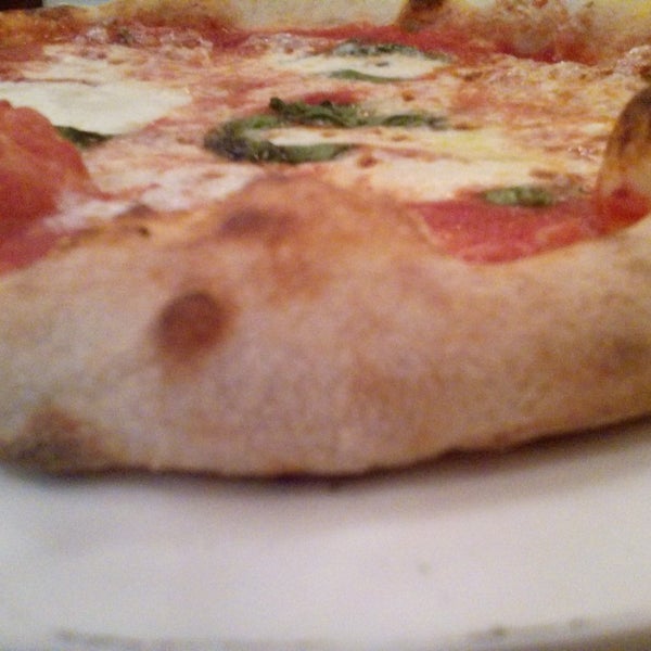 4/15/2014にAsh T.がMichael&#39;s Pizzeriaで撮った写真