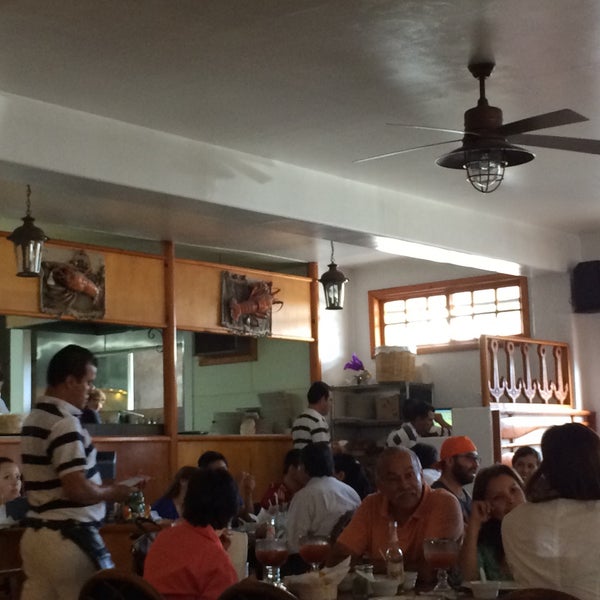 3/29/2015 tarihinde Alejandro R.ziyaretçi tarafından Restaurant Sandras'de çekilen fotoğraf