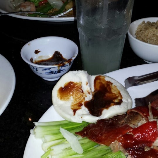 6/6/2013 tarihinde Nate W.ziyaretçi tarafından Asian City Restaurant'de çekilen fotoğraf